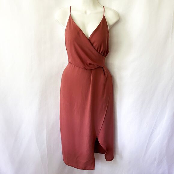 NWT Charlotte Russe Crepe Faux Wrap Midi Dress (M) in Rosewood Blouson Cocktail - Picture 2 of 12